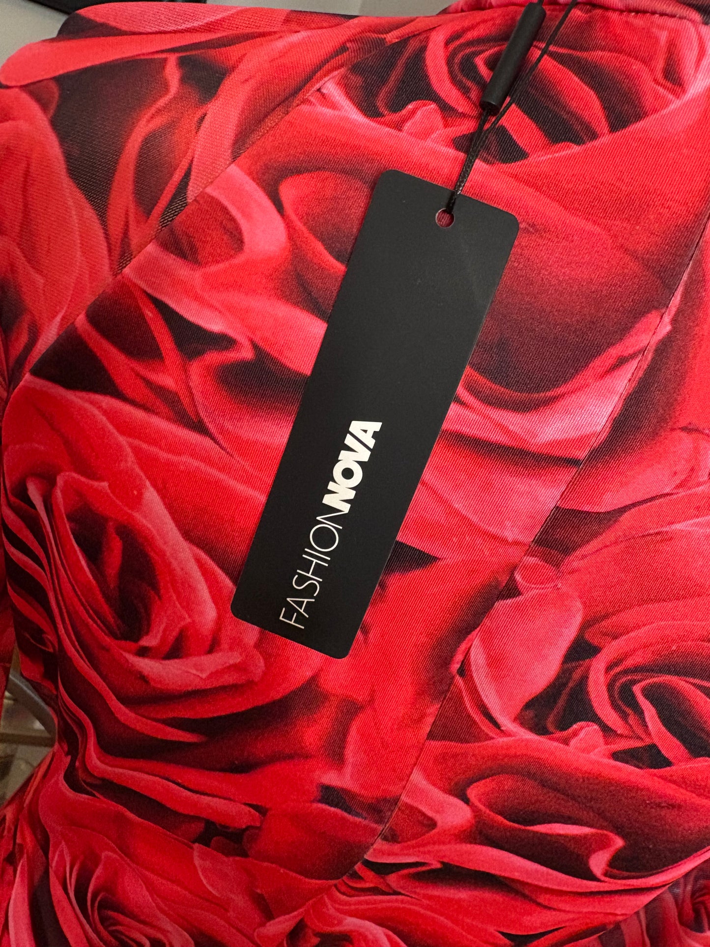 Red roses print dress by Fashion Nova best for size large