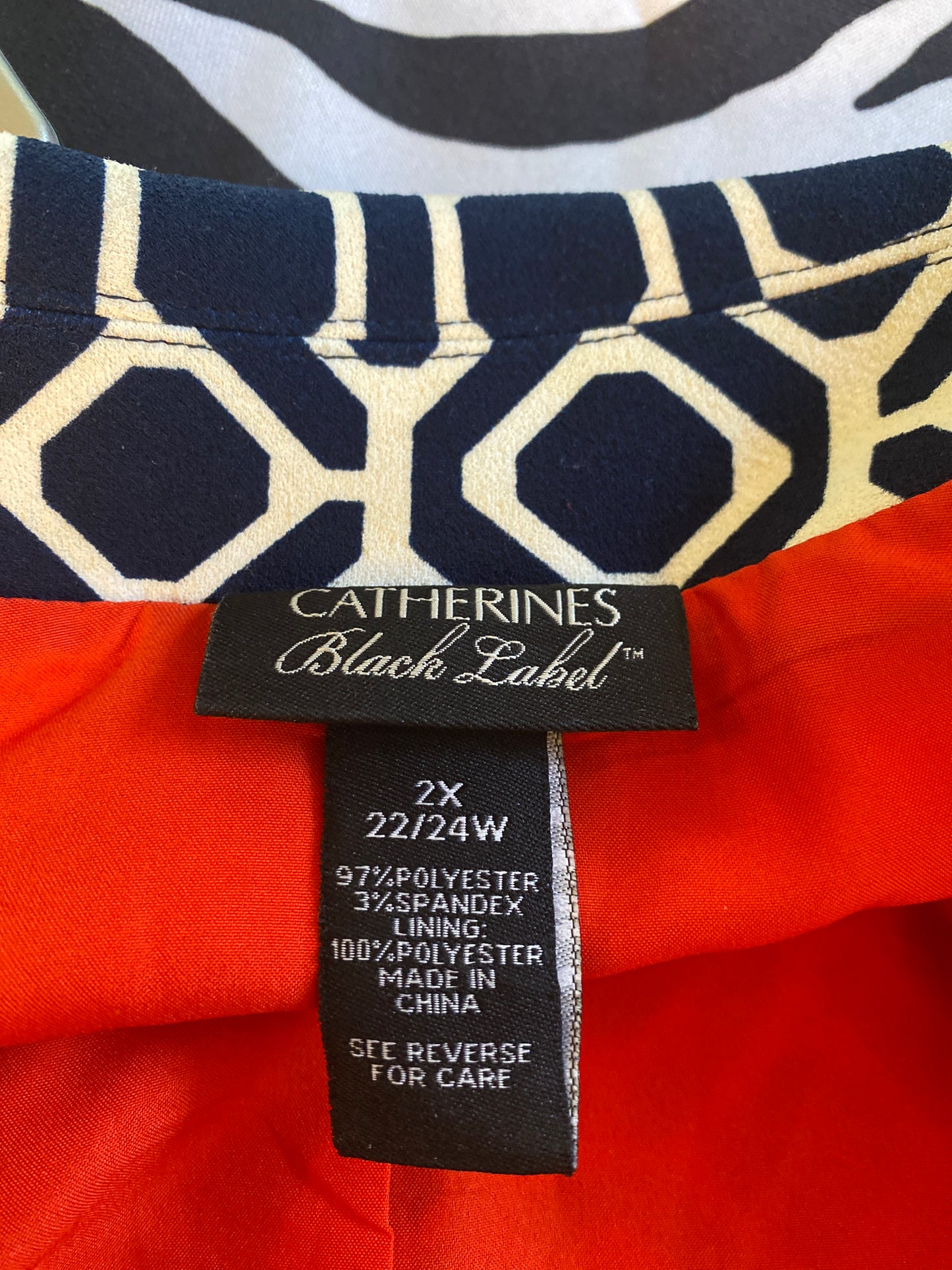 Catherine’s black label, blazer navy blue and white 2X